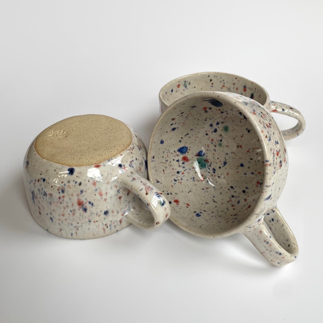 hrnek buclatý - déšť