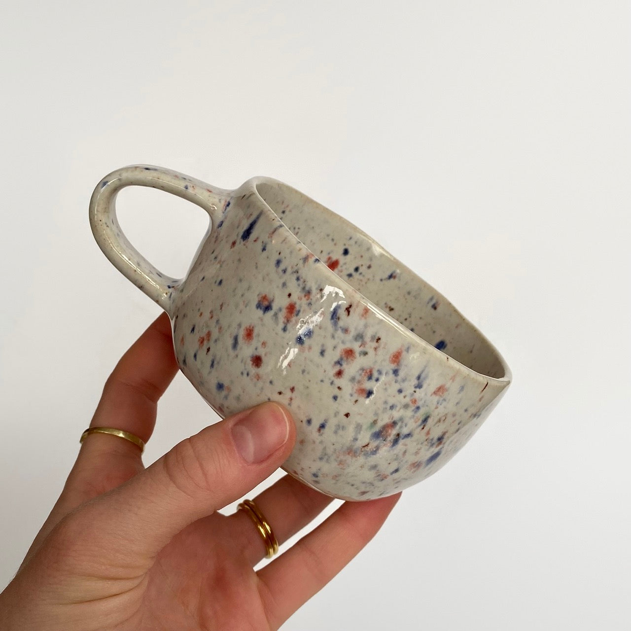 hrnek buclatý - déšť