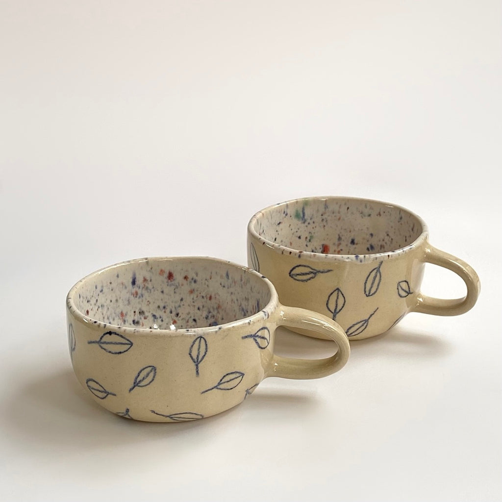 hrnek buclatý - lístek