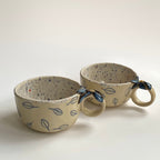 hrnek buclatý - kytička