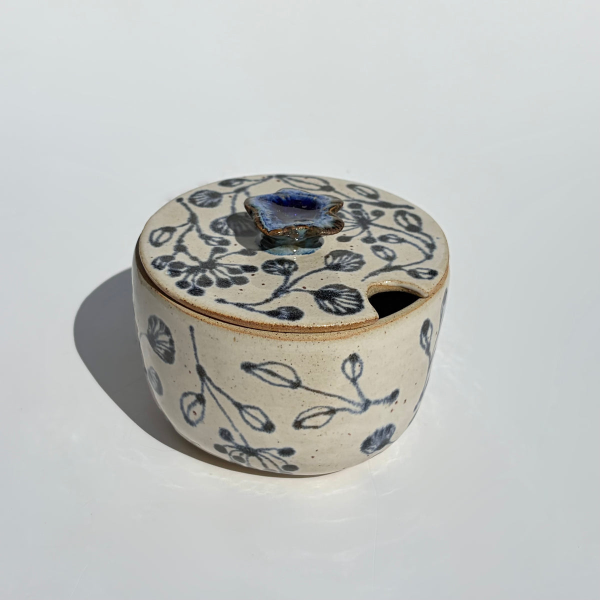 sugar bowl - honey pot