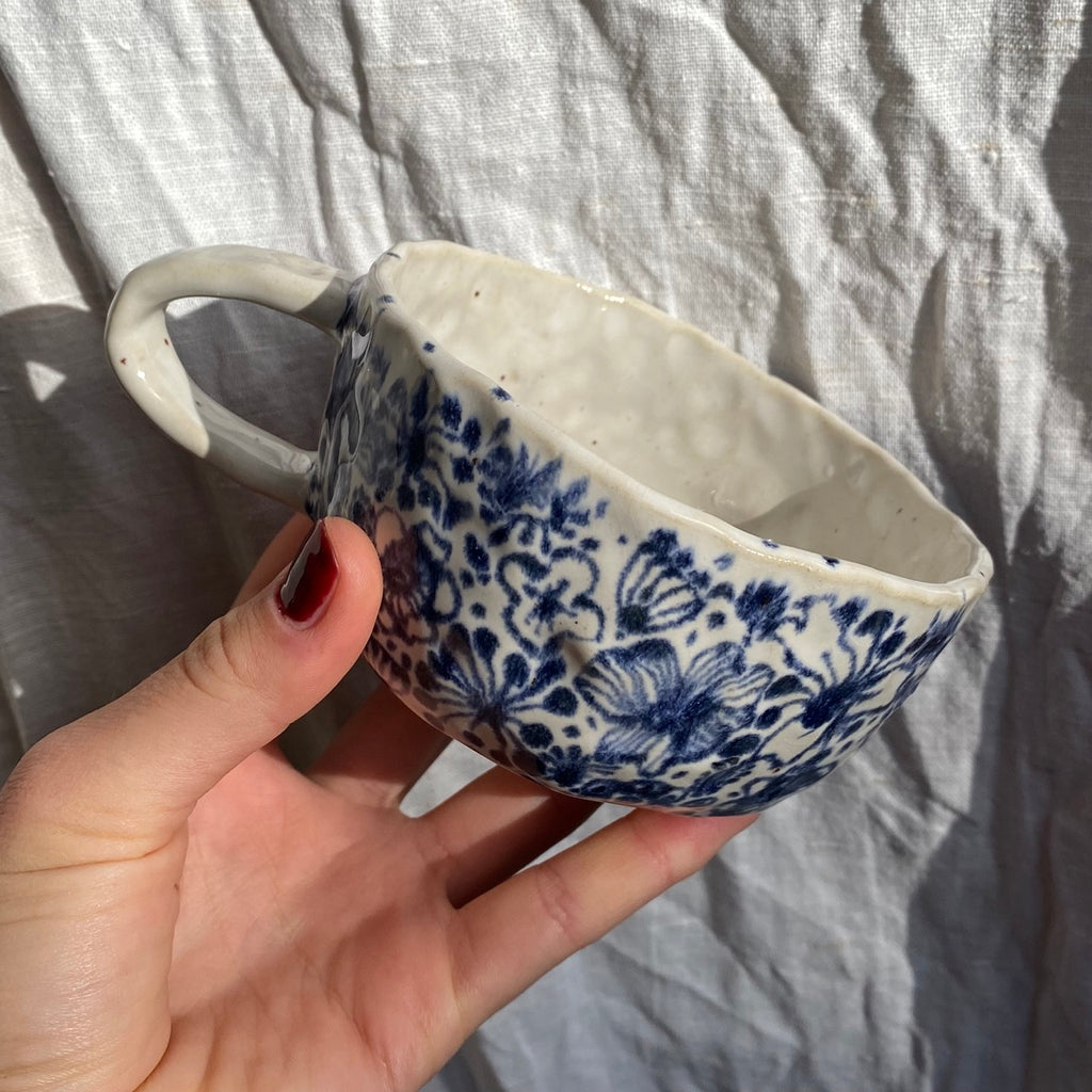 hrnek buclatý - cibuláček