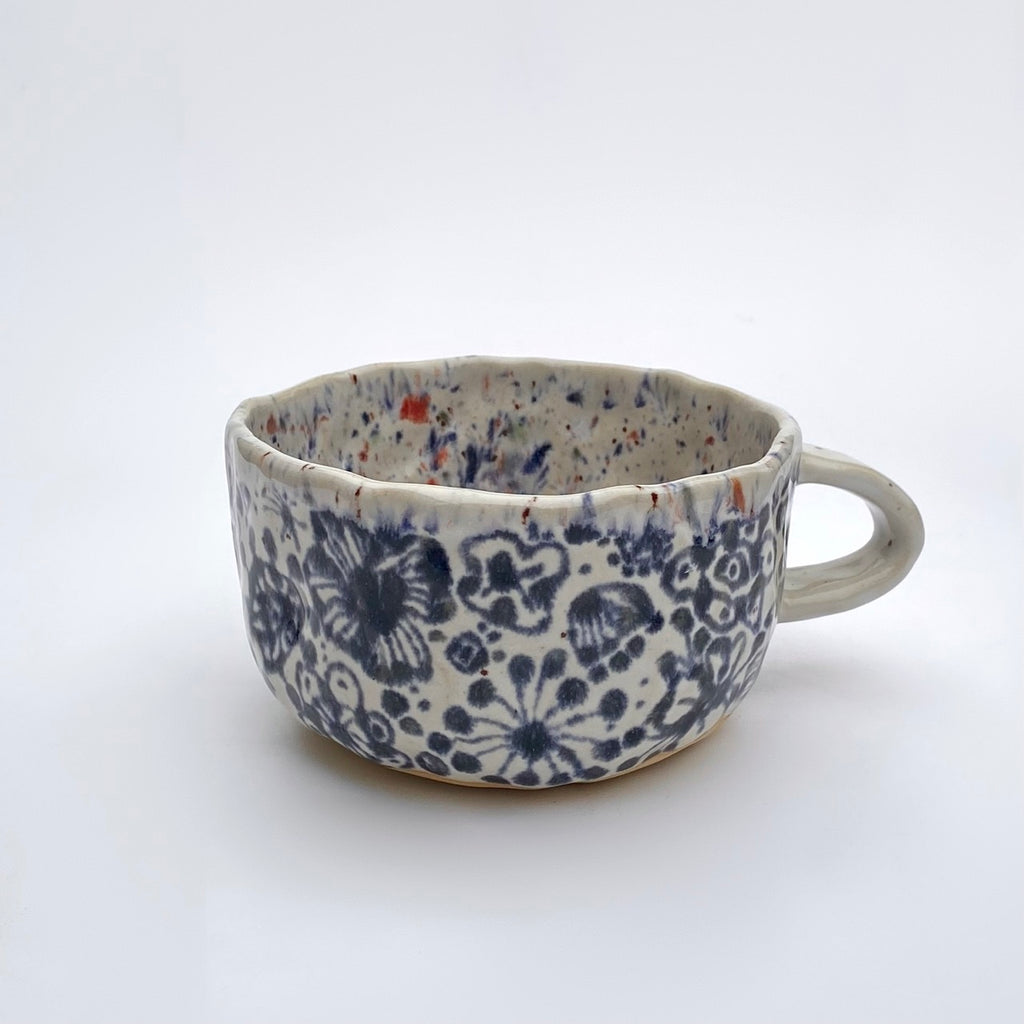 hrnek buclatý - deštivý cibuláček